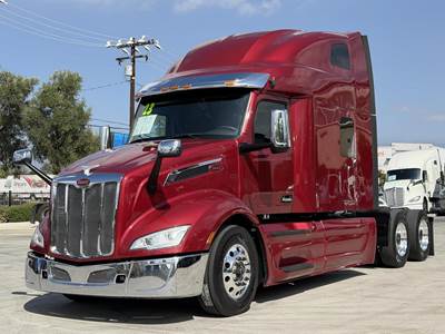 Peterbilt 579 Sleeper Semi Truck - 450HP, Automatic