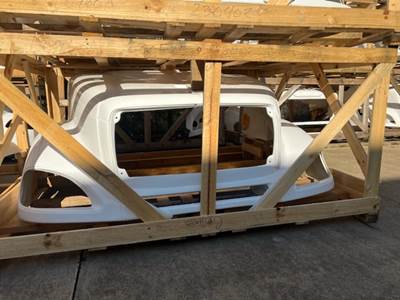 Freightliner Columbia 120 Hood for 2007 AND UP COLUMBIA 120 DRIVER SIDE INTAKE