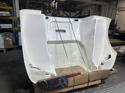 Peterbilt 386 Aftermarket Hood for 2006 & UP - MINOR DAMAGE