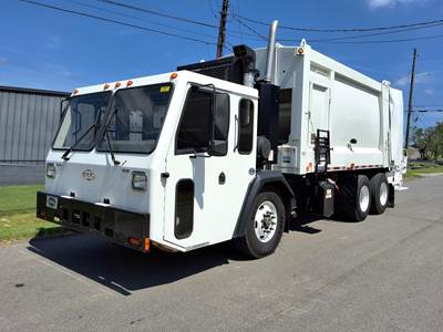 Crane Carrier (CCC) LET2 Garbage Truck - Cummins, Automatic