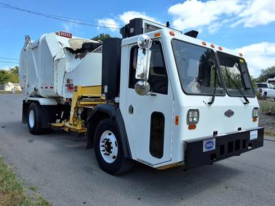 Crane Carrier (CCC) LET2 Single Axle Side Load Garbage Truck - Cummins, Automatic