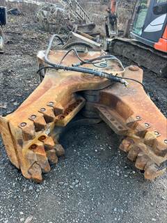 Link-Belt by Genesis LDR490 Crusher for 100,000 lb and larger excavator Large Excavator