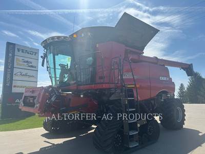 Case IH 8250 Combine