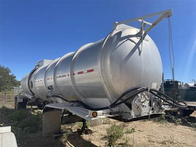 Brenner 8400 GALLON - ROPER PUMP - AIR RIDE - CRUDE Crude Oil Tank Trailer