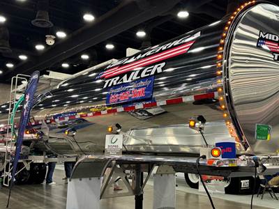 2025 Tremcar 7000 GALLON / REAR UNLOAD / CHEMICAL Chemical / Acid Tank Trailer