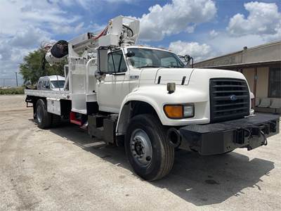 Ford F-800 Digger Derrick Truck - Automatic, 1997 Terex Commander 4045 Digger Derrick