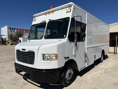 Freightliner MT55 Single Axle Truck - Automatic