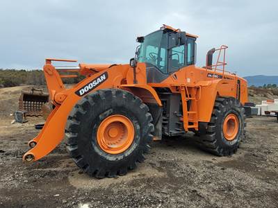 2013 Doosan DL550-3 Wheel Loader - Bucket