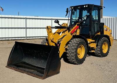 2023 Caterpillar 908 Wheel Loader - Bucket