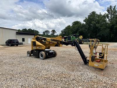 JLG E400AJPN Articulating Boom Lift - 500lb Capacity