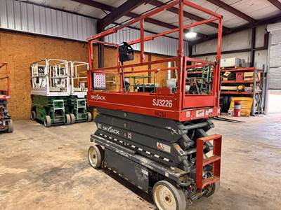 Skyjack SJ3226 Scissor Lift