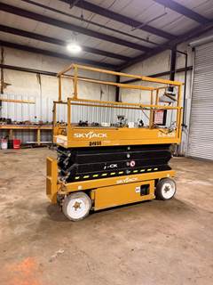 Skyjack SJIII-3226 Scissor Lift - 26ft Working Height