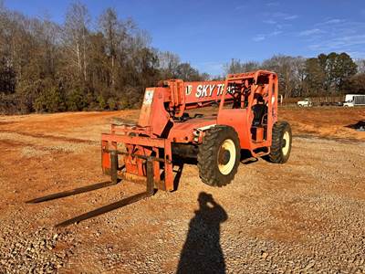 SkyTrak 8042 Telehandler - 80000lb Capacity, 42ft Lift Height