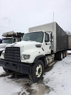 Freightliner 114SD Tri Axle Curtain Side Truck - Detroit, 410HP, 10 Speed Manual