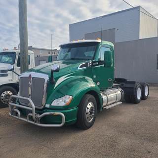 Kenworth T680 Day Cab Truck - Cummins 450HP, 12 Speed Automatic