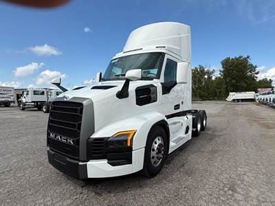 Mack PIONEER 64T Day Cab Truck - MP13 445HP, 12 Speed M Drive Automatic