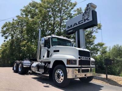 Mack Pinnacle 64T Day Cab Truck - MP8-505C 505HP, 14 Speed Mdrive Hd Amt