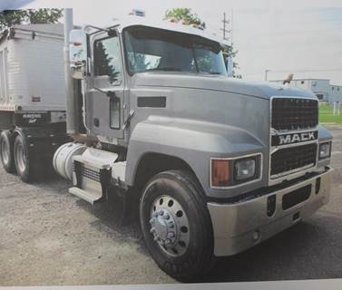 Mack Pinnacle 64T Day Cab Truck - MP8-445C 445HP, 12 Speed M Drive Amt
