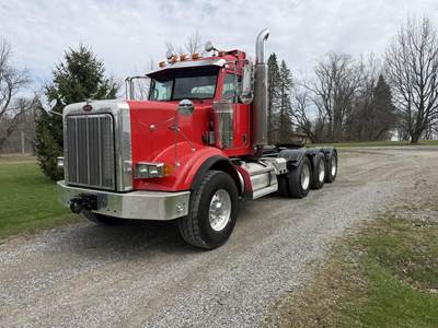 Peterbilt 357 Tri Axle Day Cab Truck - Caterpillar 620HP, 18 Speed Manual