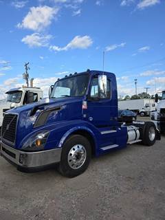 Volvo VNL42T300 Single Axle Day Cab Truck - D13 405HP, 12 Speed Amt
