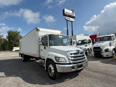 Hino 268A 28 ft Box Truck - 230HP, Automatic, Roll up Door, Liftgate