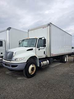 International DuraStar 4300 22 ft Box Truck - 260HP, 6 Speed Automatic, Roll up Door
