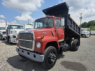 Ford L9000 Single Axle Dump Truck - Cummins 300HP, 9 Speed Manual