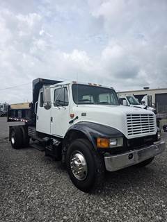International 4700 Single Axle Dump Truck - 215HP, 7 Speed Manual