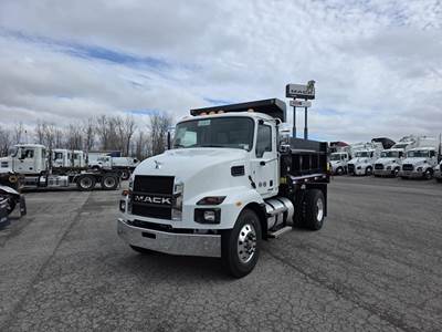 Mack MD6 Single Axle Dump Truck - Cummins 220HP, 6 Speed Allison Rds Automatic, 10' Dump