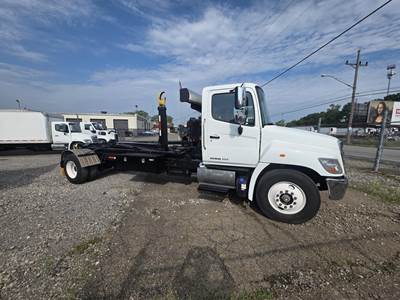 Hino 338 Single Axle Hooklift Truck - 260HP, 6 Speed Automatic