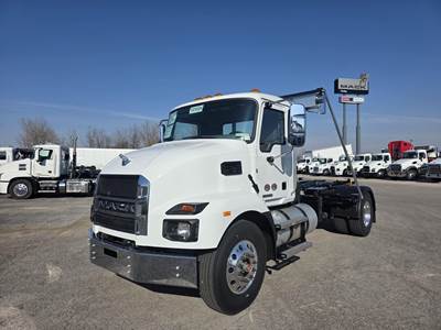 Mack MD6 Single Axle Hooklift Truck - Cummins, 325HP, 6 Speed Allison Rds Automatic
