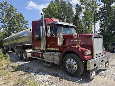 Western Star 4900FA Sleeper Semi Truck - Raised Roof Sleeper, Cummins 600HP, 18 Speed Manual