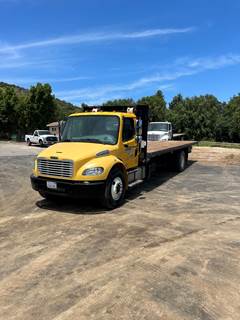 2013 Freightliner M2 106 Flatbed Truck