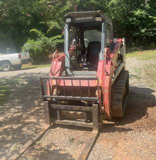 2014 Takeuchi TL10V2 Skid Steer - Blade, Forks, 8" Hydraulic drill