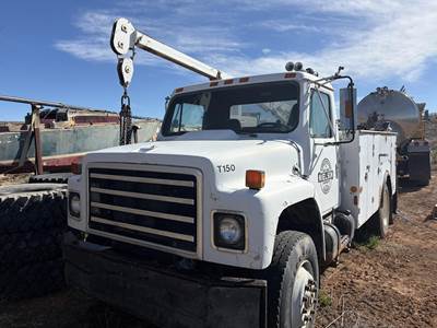 International S1900 Mechanic / Service Truck - DT466, 250HP, 5+2 Speed Manual
