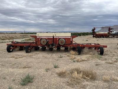 Case IH 800 Planter / Row Unit