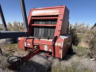 Case IH 8465T Round Hay Baler