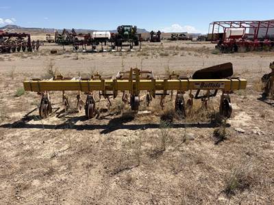 Buffalo 4600-4H-38 Row Cultivator