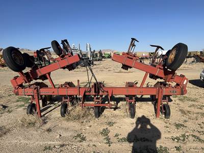 Case IH 184 Row Cultivator