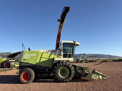 Claas JAGUAR 900 Self-Propelled Forage Harvester