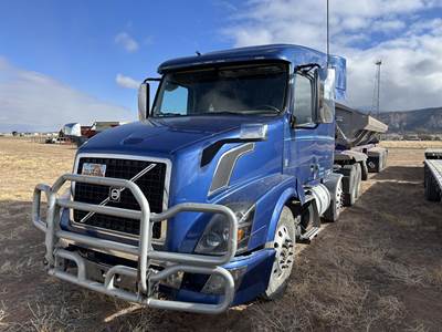 Volvo VNL62T630 Tri Axle Sleeper Semi Truck - Mid Roof Sleeper, D13J455 455HP, 12 Speed I Shift Automatic