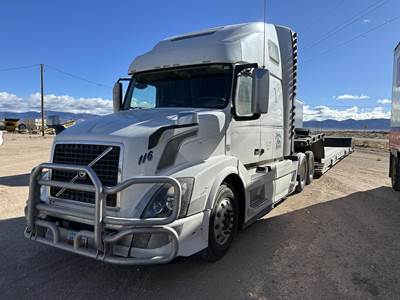 Volvo VNL64T670 Sleeper Semi Truck - Raised Roof Sleeper, D13J455 455HP, 12 Speed I Shift Automatic