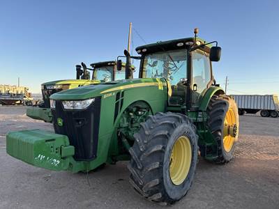 John Deere 8335R Tractor