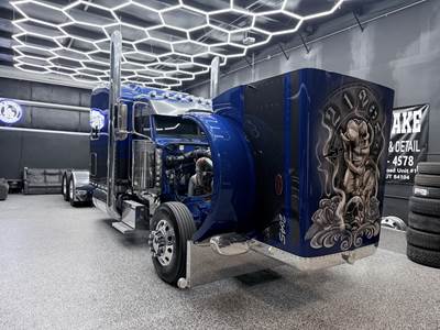 2019 Peterbilt 389 Sleeper Semi Truck