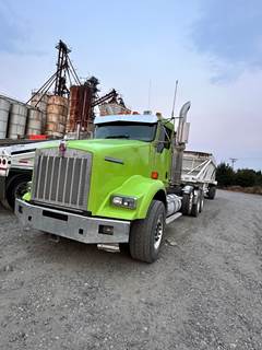 2012 Kenworth T800 Day Cab Truck