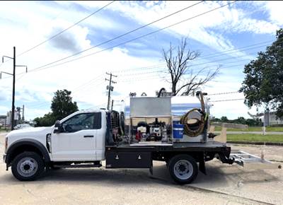 2025 Ford F550 4X2 Vacuum Truck – Equipped with a 999-gallon (2C) Marine Grade Polished Aluminum Vacuum Tank (699 Waste / 300 Water)