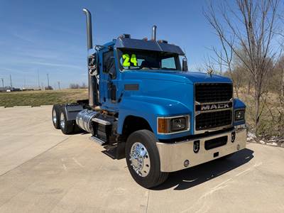 2024 Mack Pinnacle Day Cab Truck