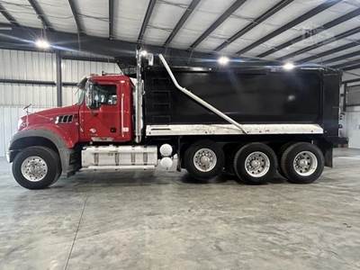2020 Mack Granite Dump Truck - Rogers Dump Body , Only 137,000 Miles, MP8 Engine , 445HP , Mack Certified Factory Warranty Eligible !!!!