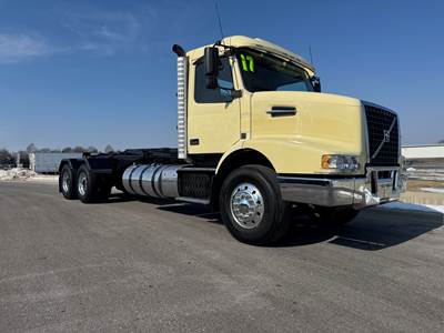 2017 Volvo VHD64B200 Hooklift Truck - MARREL Hooklift Hoist, Passing DOT, Trades Accepted, Financing Available, ZERO DOWN WAC, Ready to Work Today !!!