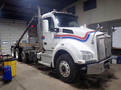 2020 Kenworth T880 Roll Off Truck - GALFAB OR75174T121 Roll Off Body